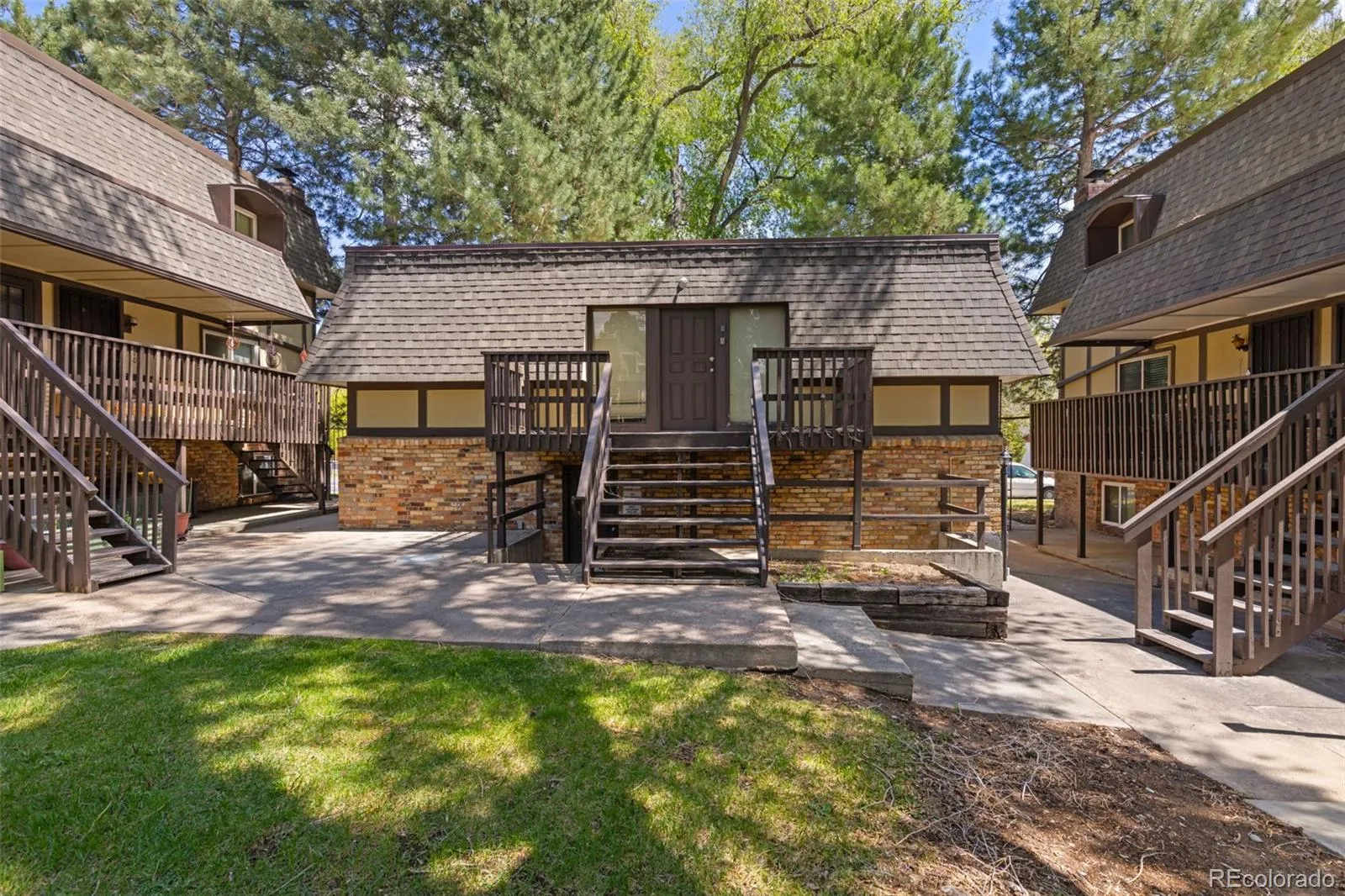 8060 W 9th Avenue #207 Lakewood CO 80214 MLS #REC7132662 05142026155413 1600 15