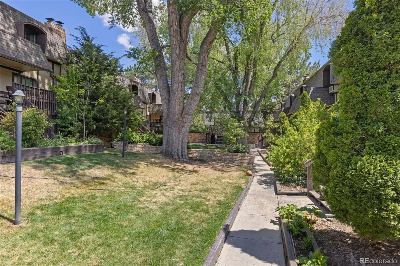 8060 W 9th Avenue #207 Lakewood CO 80214 MLS #REC7132662 05142026155413 1600 16