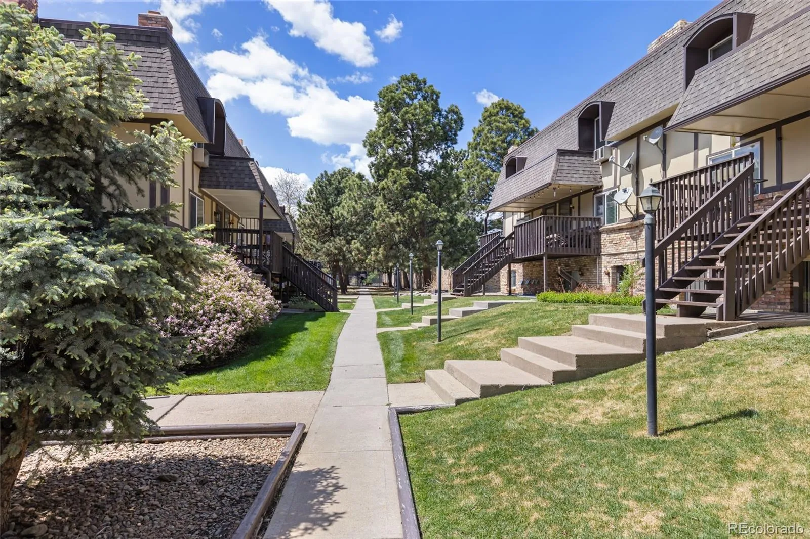 8060 W 9th Avenue #207 Lakewood CO 80214 MLS #REC7132662 05142026155413 1600 17