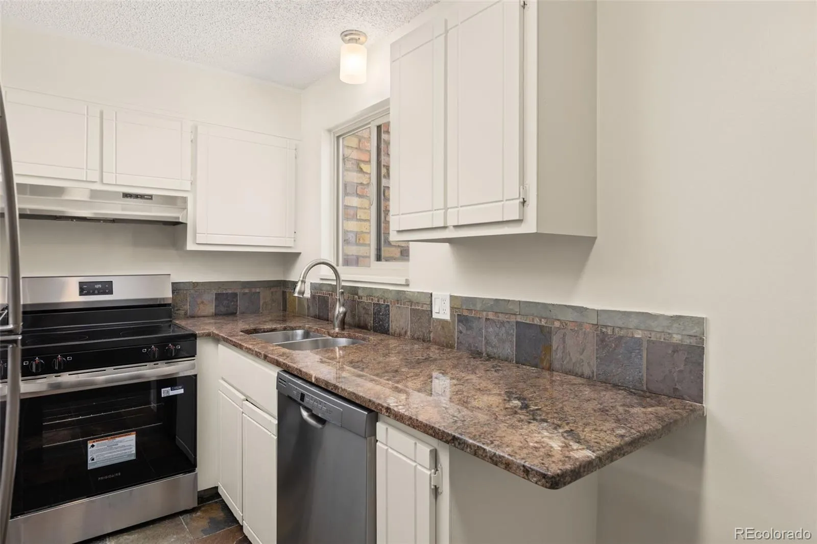 8060 W 9th Avenue #207 Lakewood CO 80214 MLS #REC7132662 05142026155413 1600 9