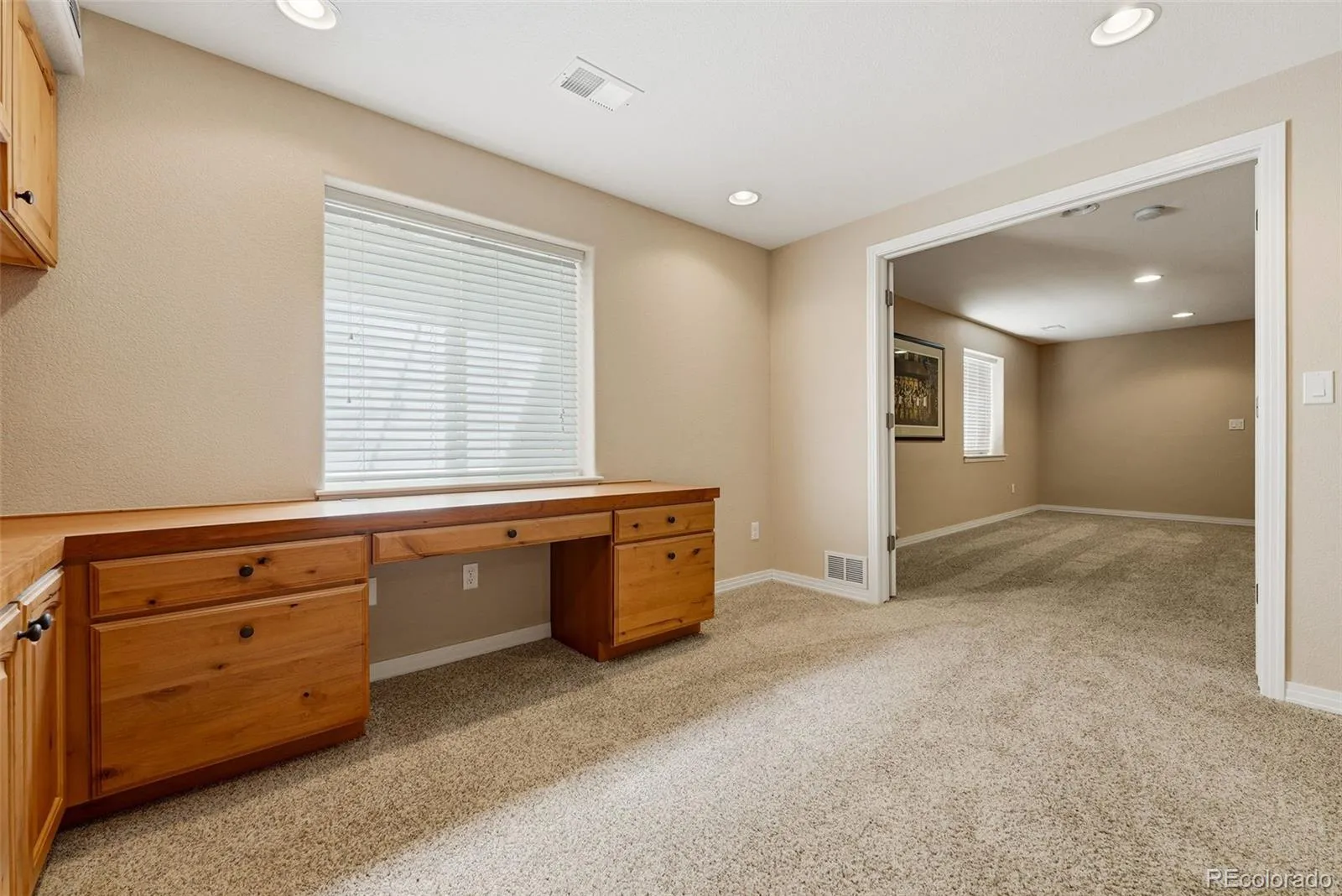 1004 Boxelder Circle Longmont CO 80503 MLS #REC7132798 05202026001208 1600 34