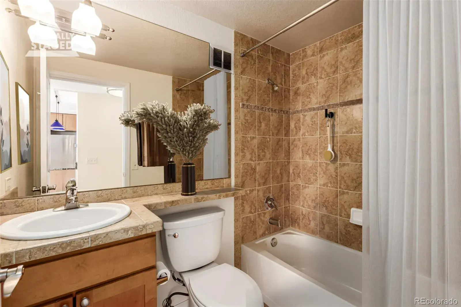 1150 Vine Street #1003 Denver CO 80206 MLS #REC7132969 02072026014042 1600 17