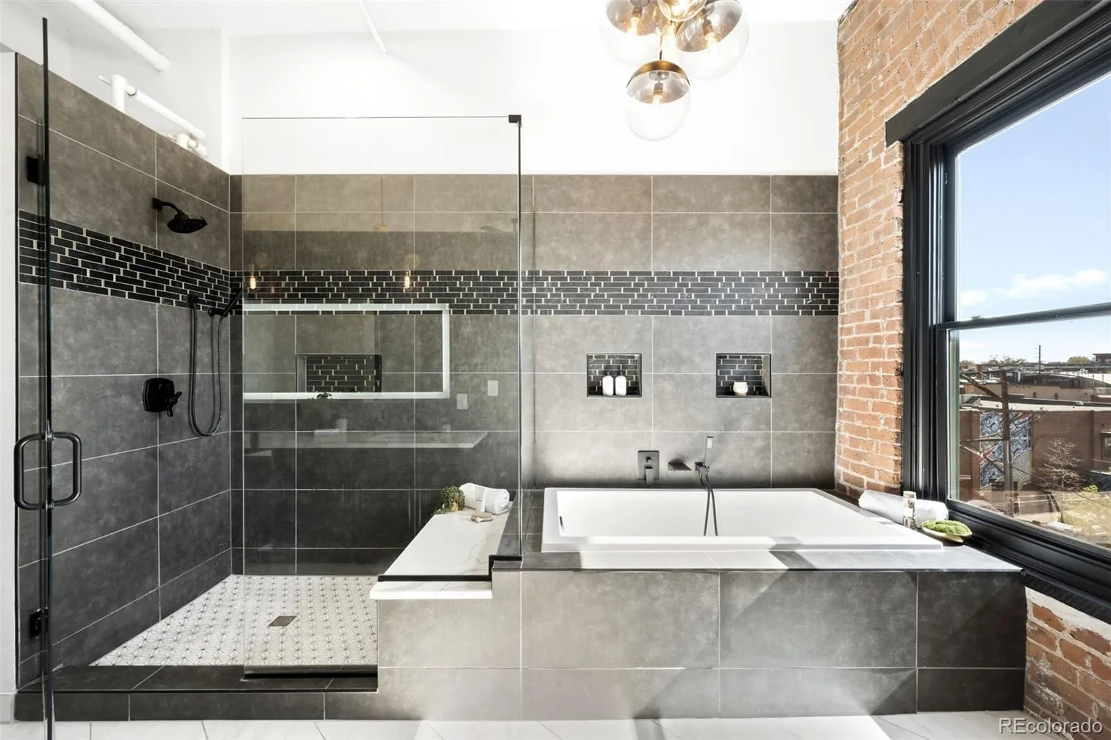 04152026193536 1600 31