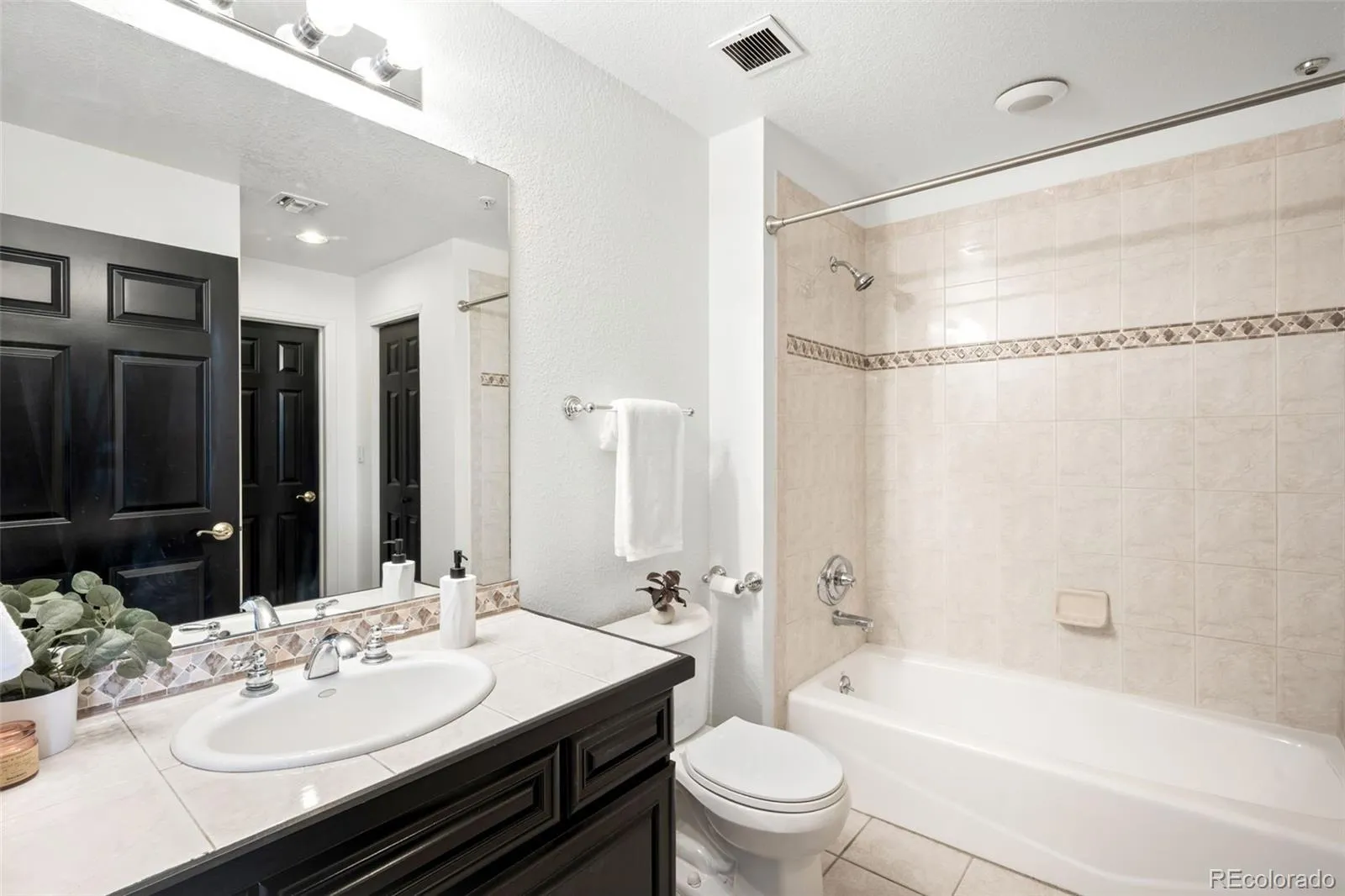 04152026193536 1600 35