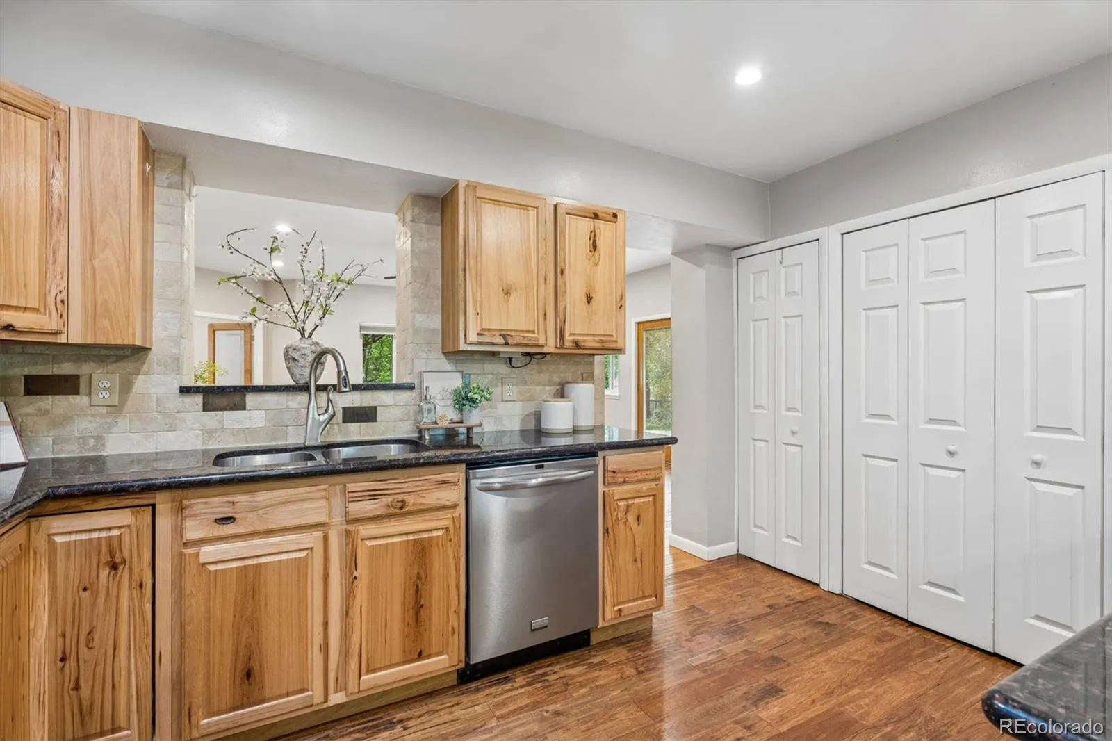1606 Glen Bar Drive Lakewood CO 80215 MLS #REC7134057 05232026095433 1600 10