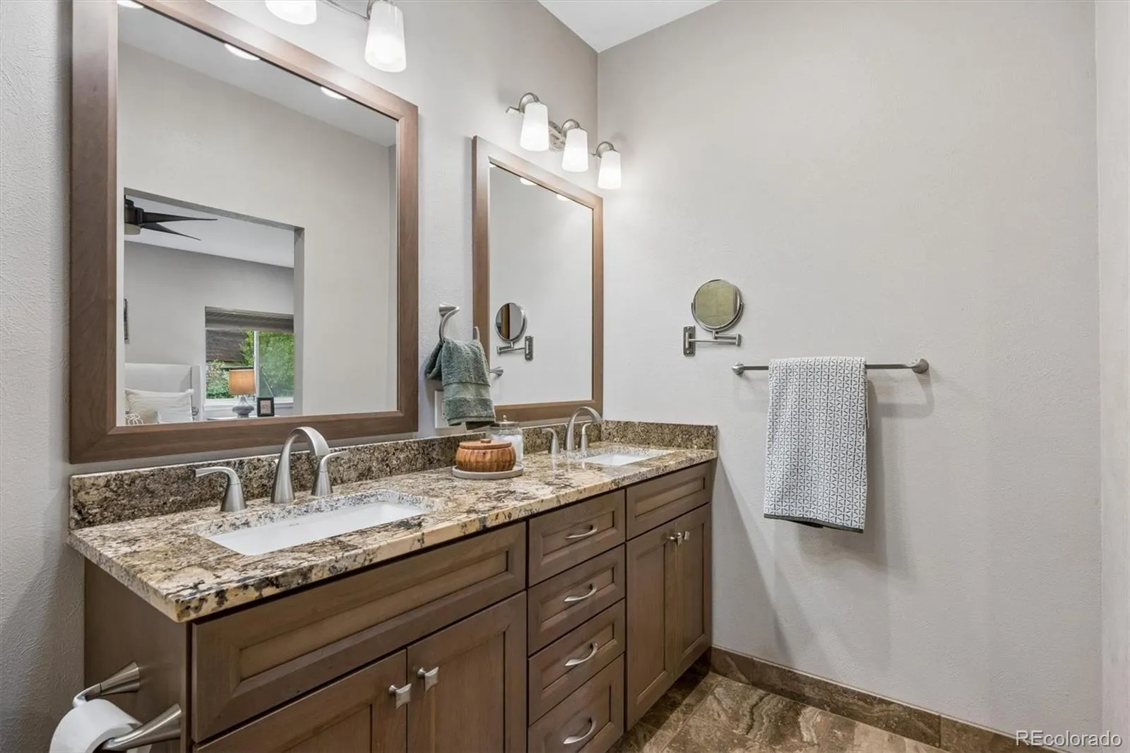 1606 Glen Bar Drive Lakewood CO 80215 MLS #REC7134057 05232026095433 1600 19
