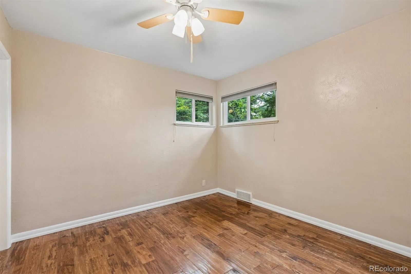 1606 Glen Bar Drive Lakewood CO 80215 MLS #REC7134057 05232026095433 1600 21