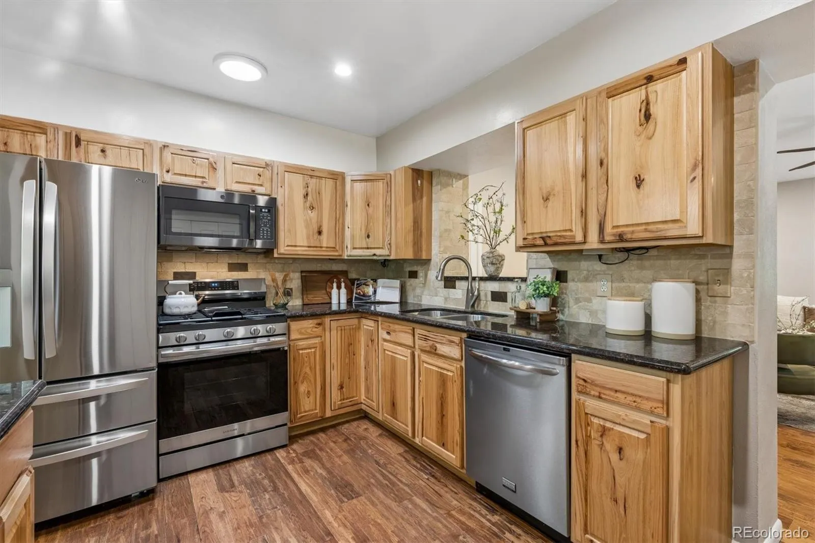 1606 Glen Bar Drive Lakewood CO 80215 MLS #REC7134057 05232026095433 1600 8