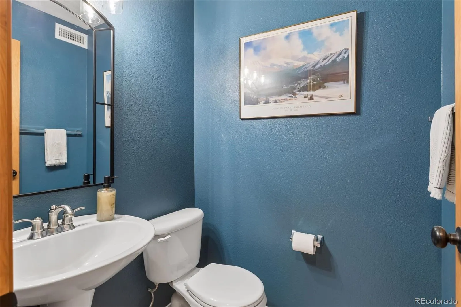 1355 S Alton Court Denver CO 80247 MLS #REC7134467 05142026075417 1600 13