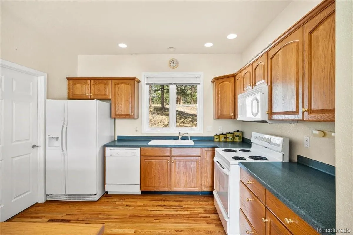 4019 Park Ridge Road Sedalia CO 80135 | MLS #REC7135325 04232026003724 1200 32