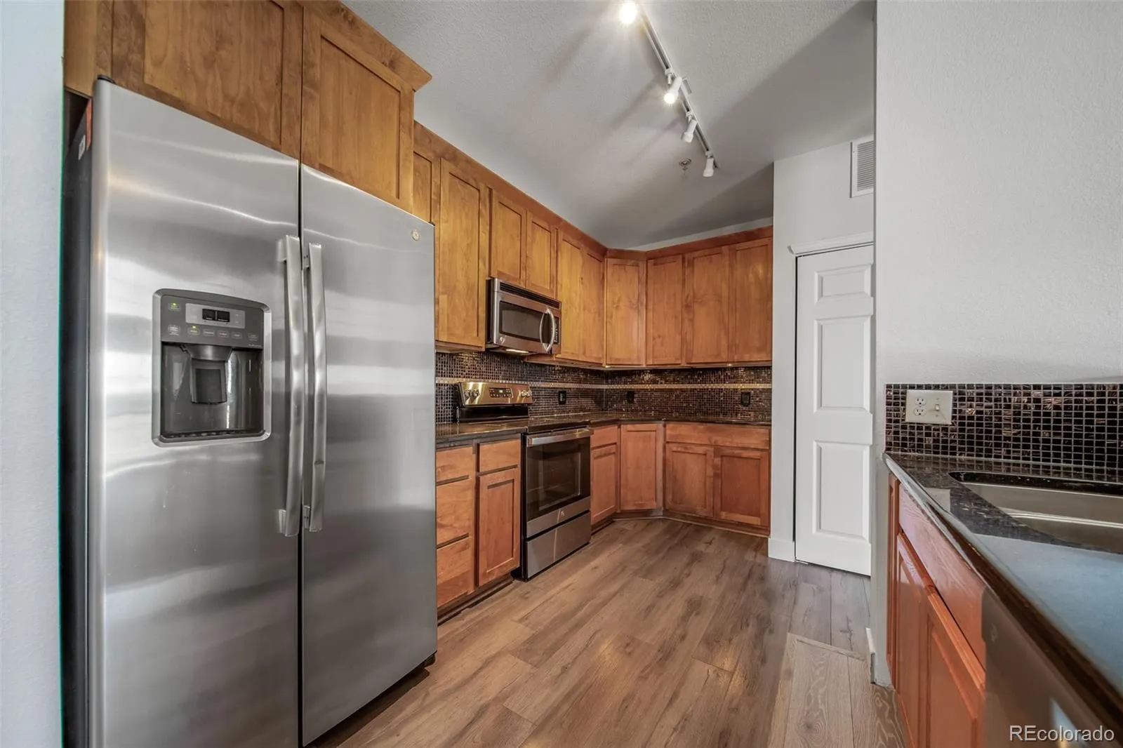 04112026143700 1600 14