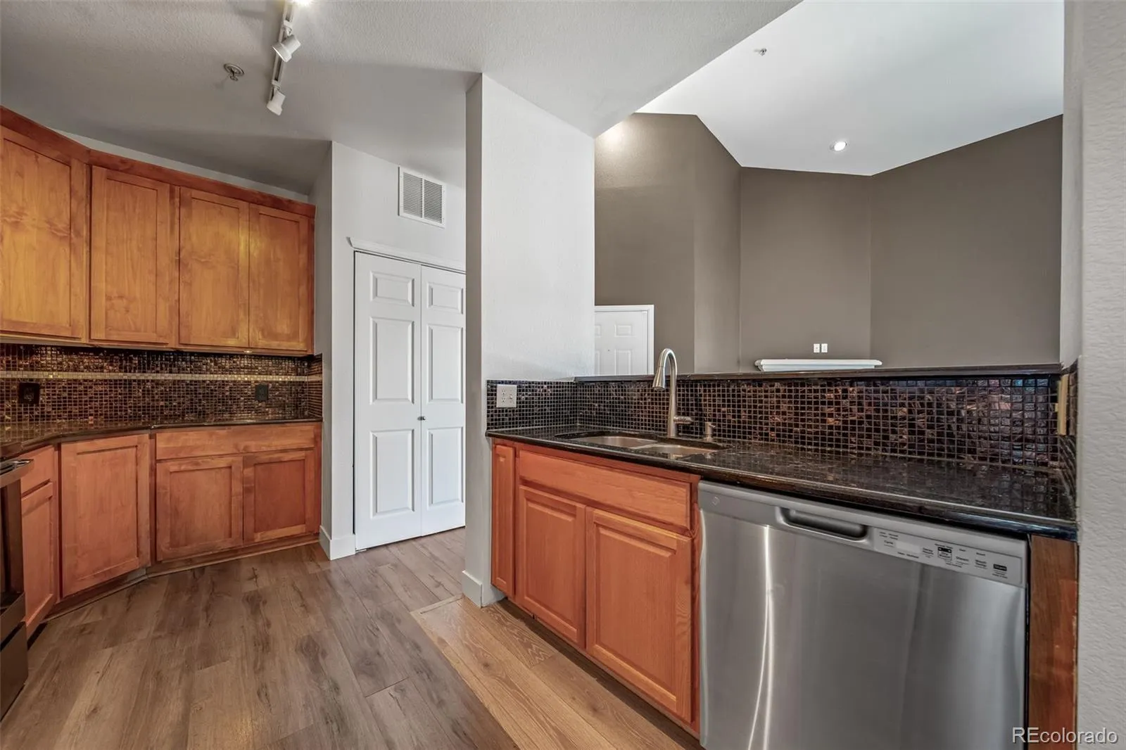 04112026143700 1600 15