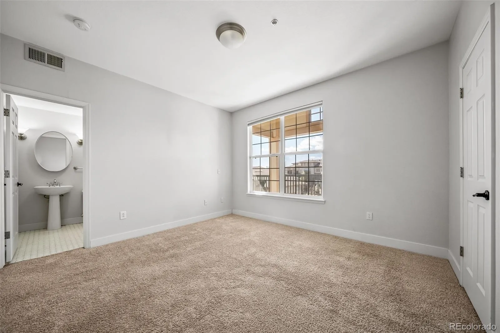 04112026143700 1600 32