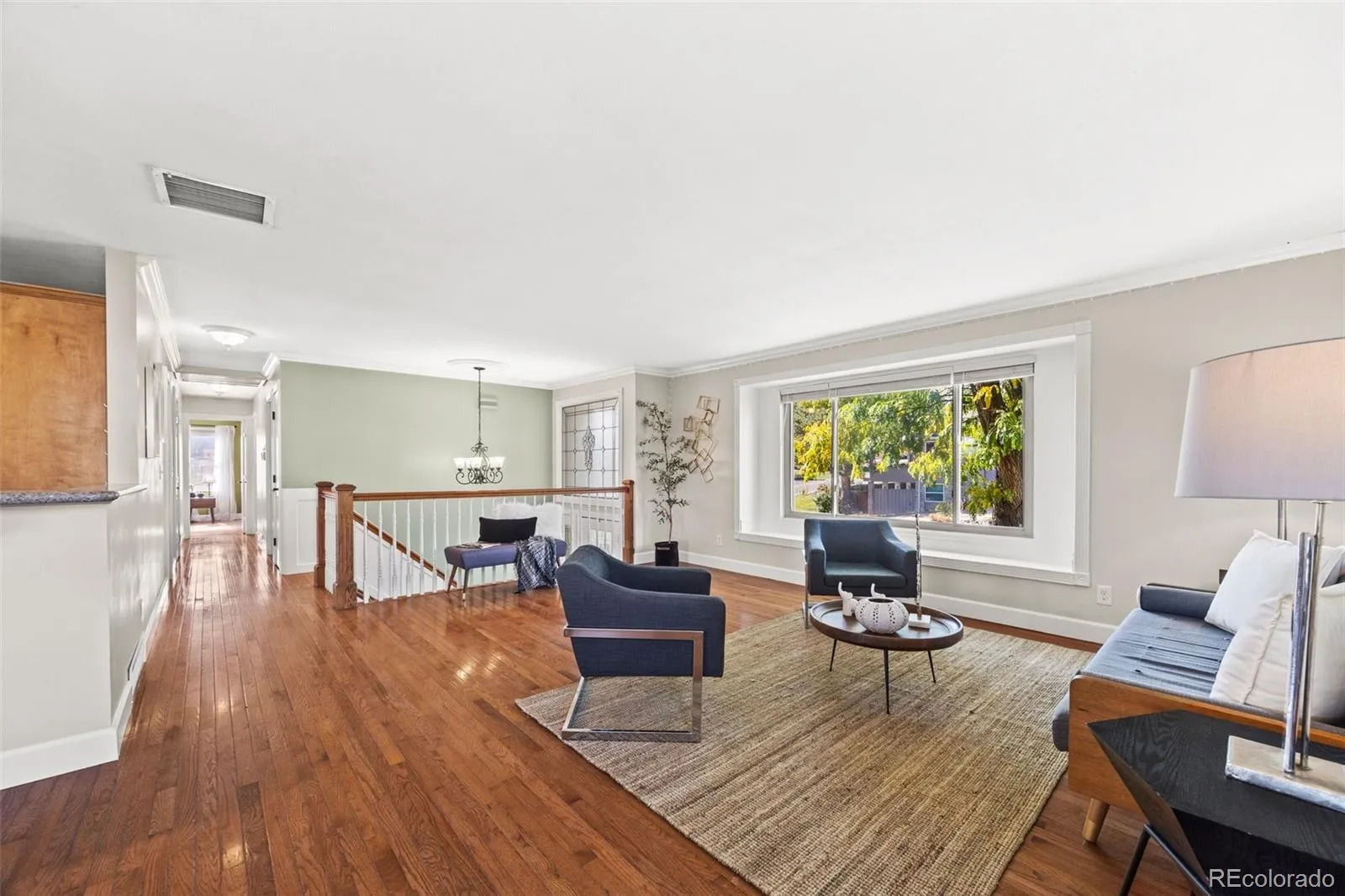 04122026093100 1600 10