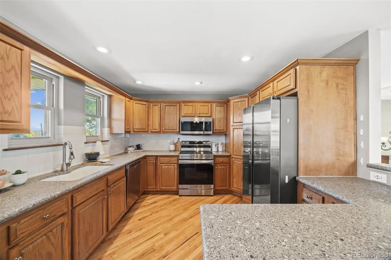 04122026093100 1600 12