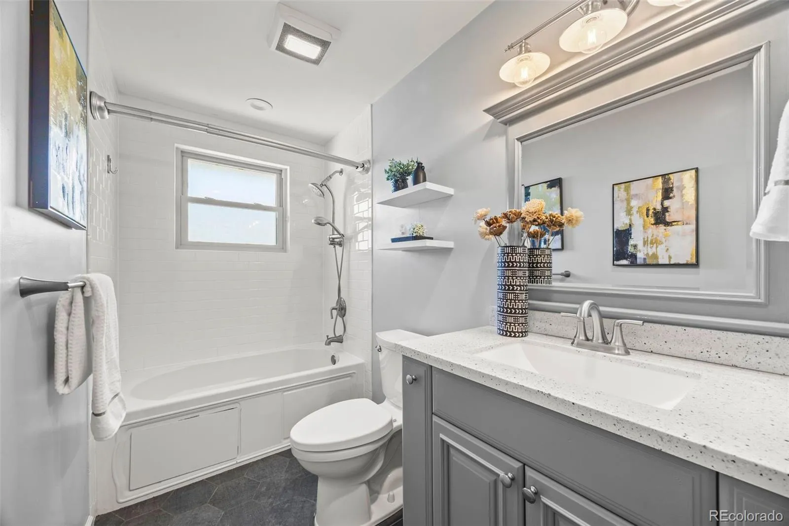 04122026093100 1600 18