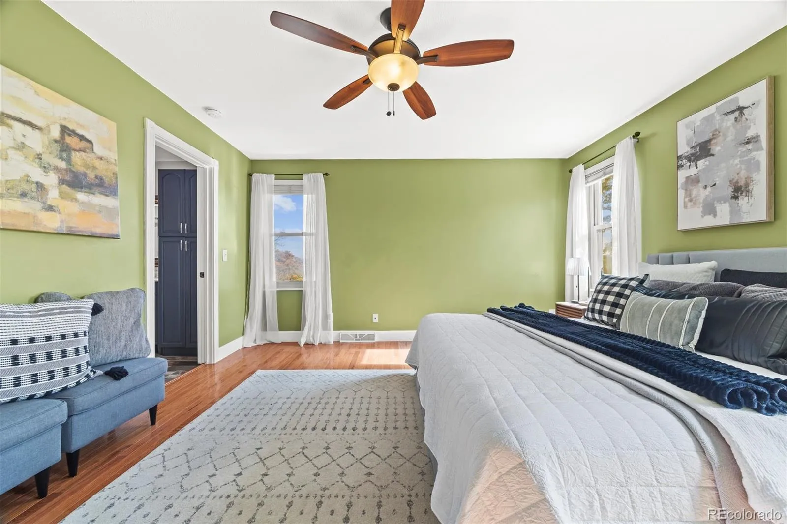 04122026093100 1600 22