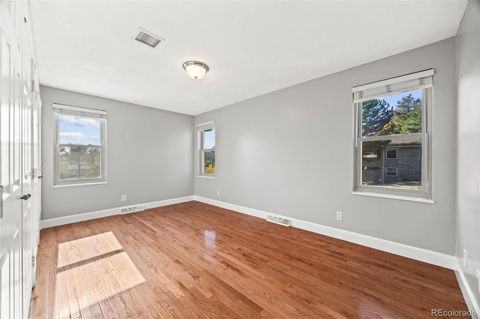 04122026093100 1600 26