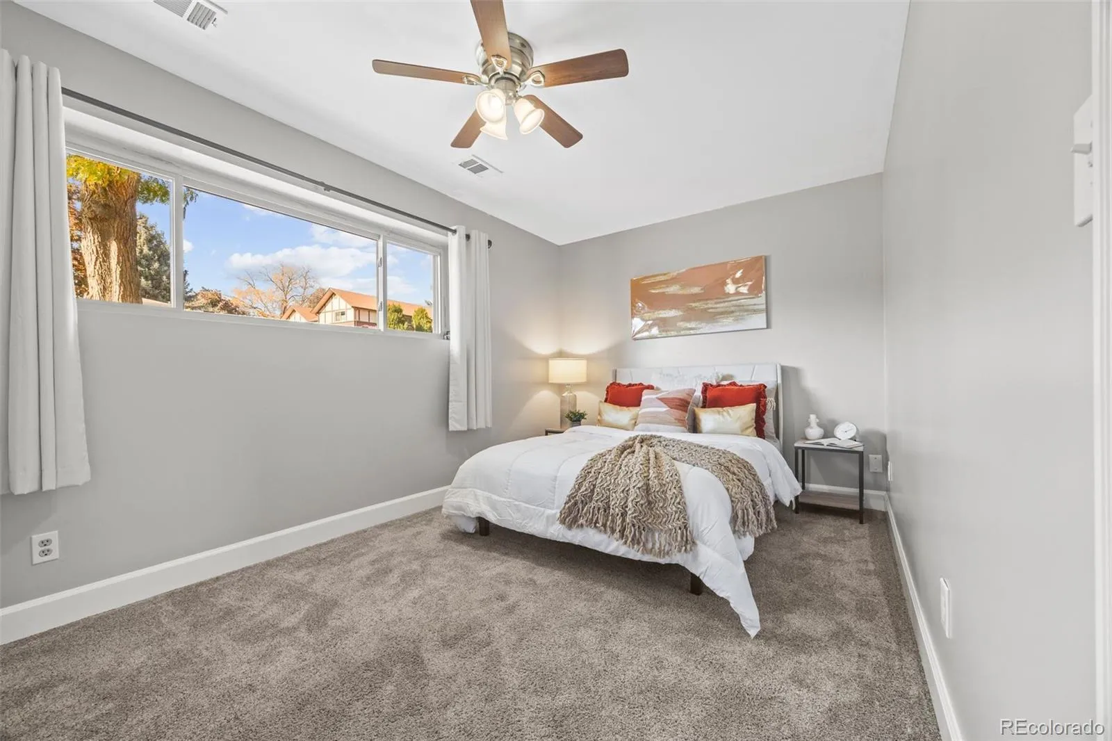 04122026093100 1600 31