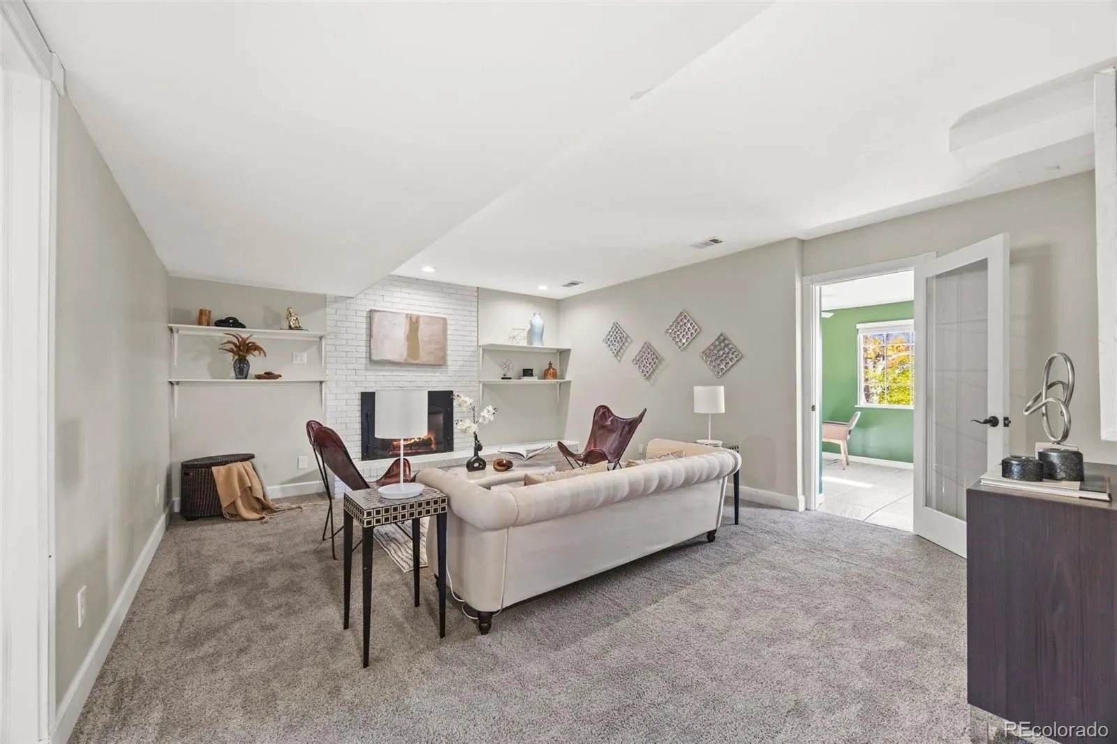 04122026093100 1600 32