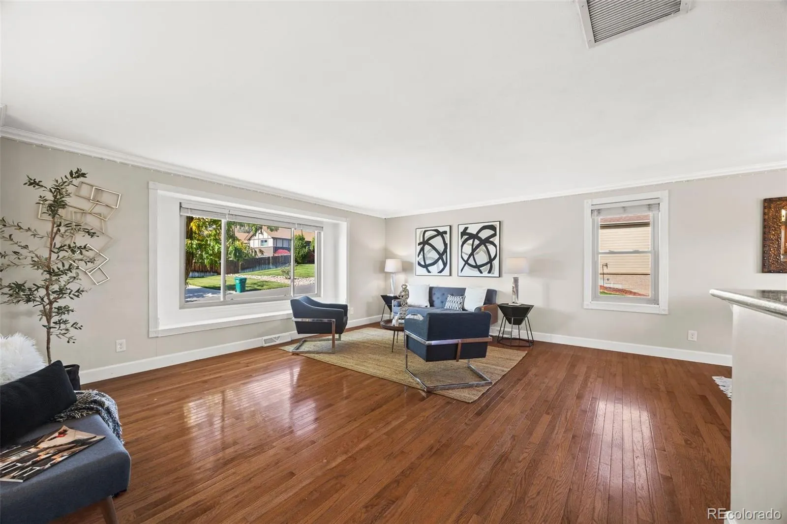 04122026093100 1600 4