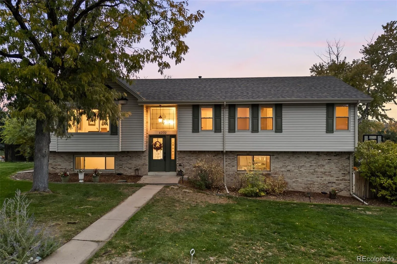 04122026093100 1600 43