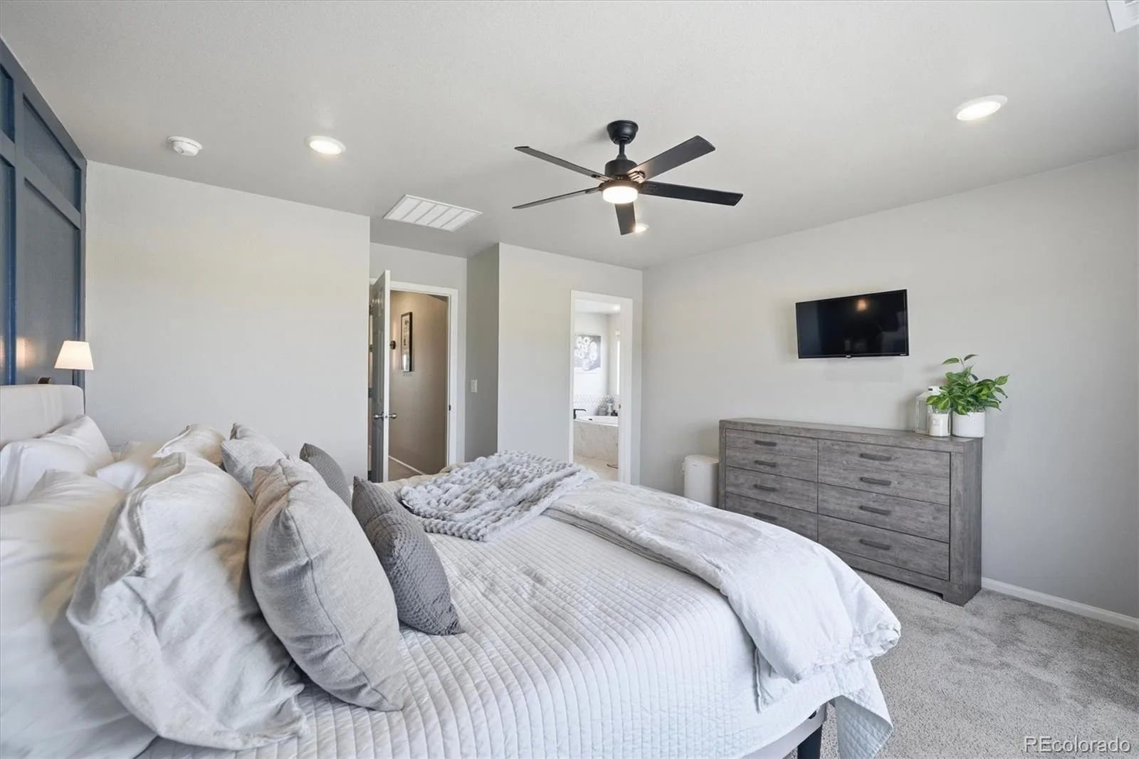 1834 S De Gaulle Court Aurora CO 80018 | MLS #REC7139486 08062026222904 1600 22
