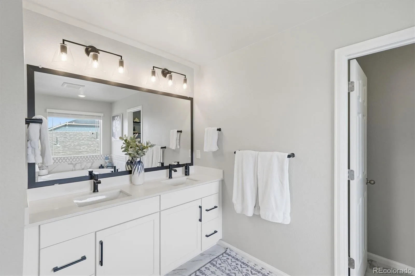 1834 S De Gaulle Court Aurora CO 80018 | MLS #REC7139486 08062026222904 1600 23