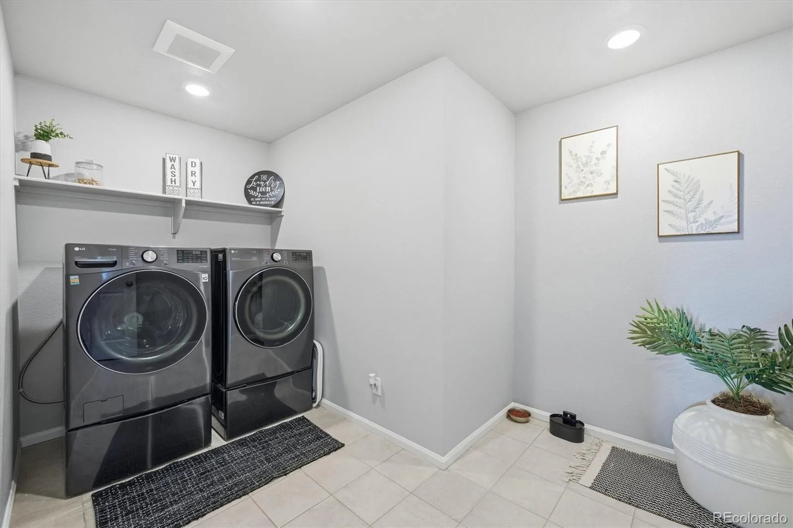 1834 S De Gaulle Court Aurora CO 80018 | MLS #REC7139486 08062026222904 1600 36