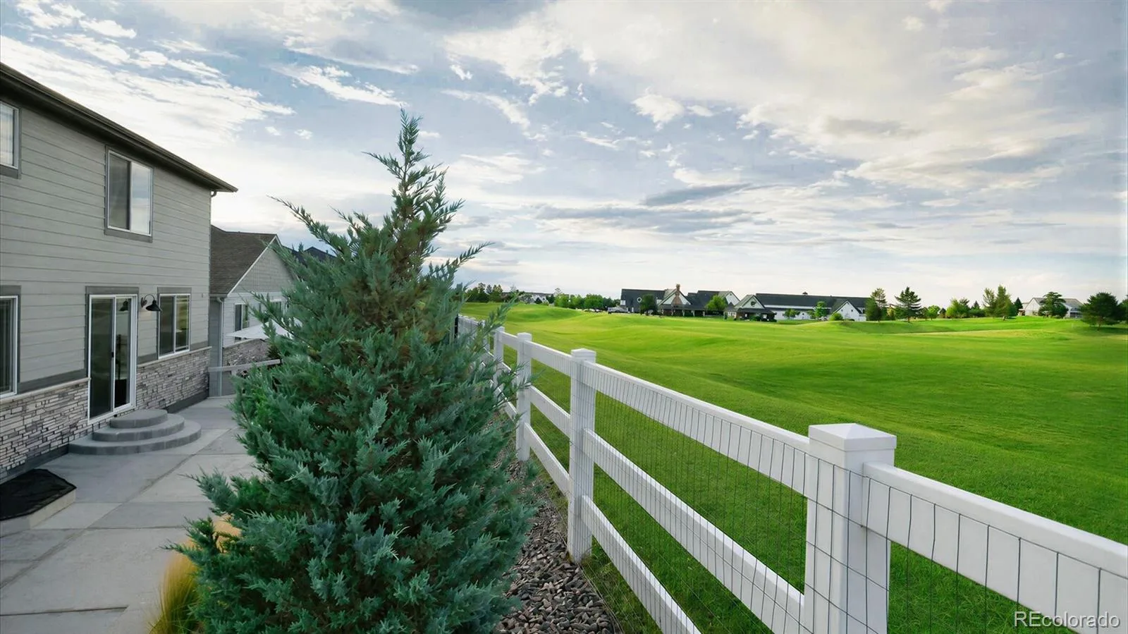 1834 S De Gaulle Court Aurora CO 80018 | MLS #REC7139486 08062026222904 1600 44