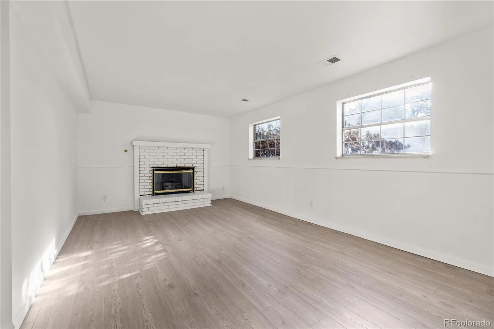 1836 S Evanston Street Aurora CO 80012 | MLS #REC7145413 09222026190222 1600 22