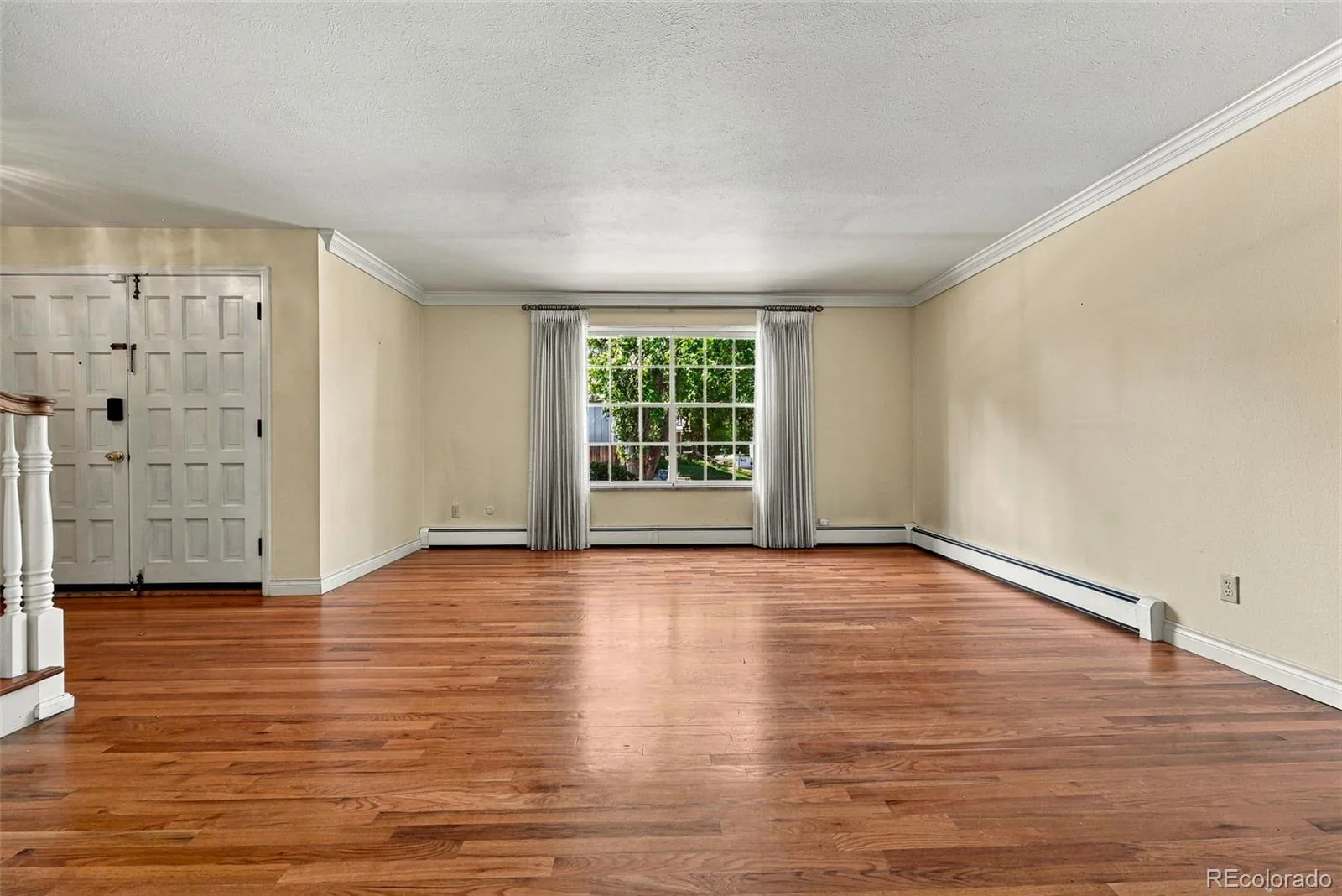 3700 S Roslyn Way Denver CO 80237 | MLS #REC7146214 09222026190158 1600 1