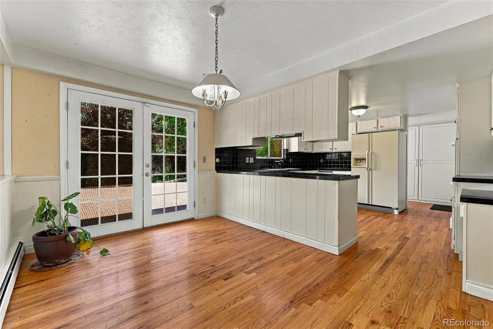 3700 S Roslyn Way Denver CO 80237 | MLS #REC7146214 09222026190158 1600 13