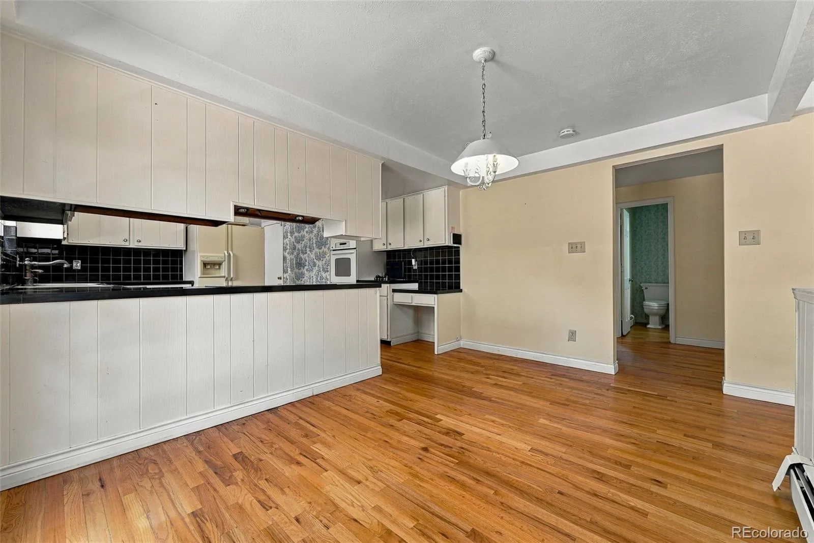 3700 S Roslyn Way Denver CO 80237 | MLS #REC7146214 09222026190158 1600 15