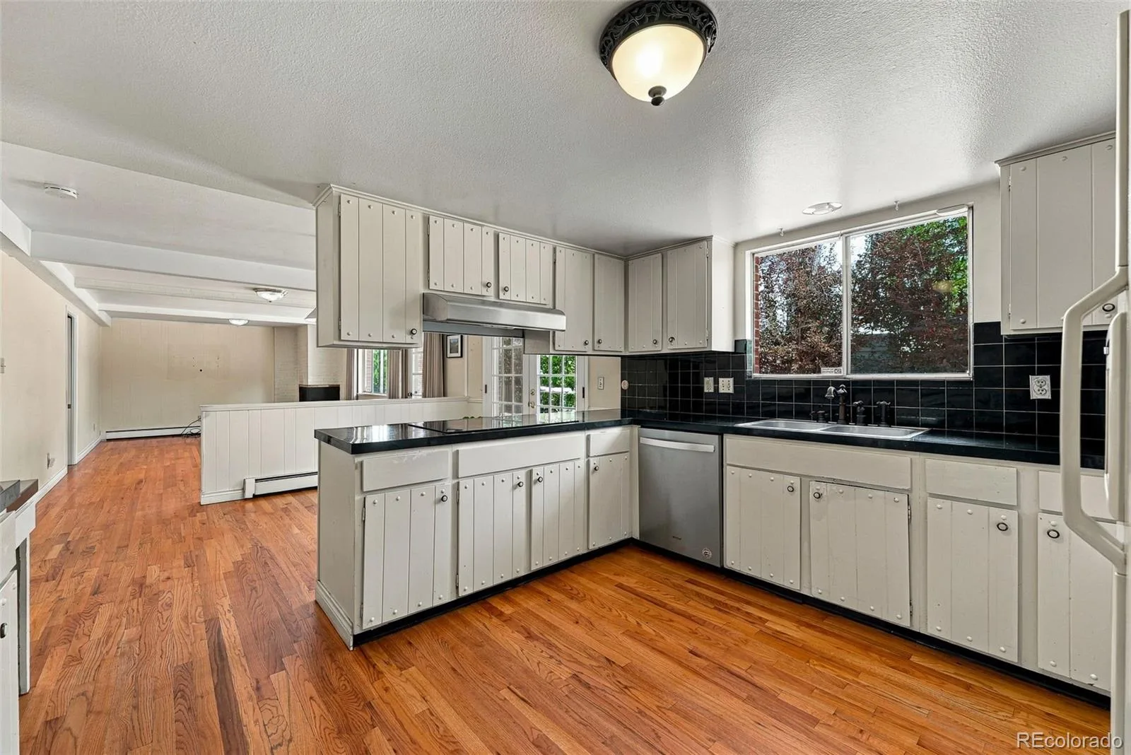 3700 S Roslyn Way Denver CO 80237 | MLS #REC7146214 09222026190158 1600 17