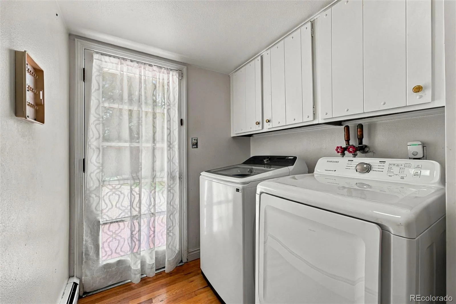 3700 S Roslyn Way Denver CO 80237 | MLS #REC7146214 09222026190158 1600 19