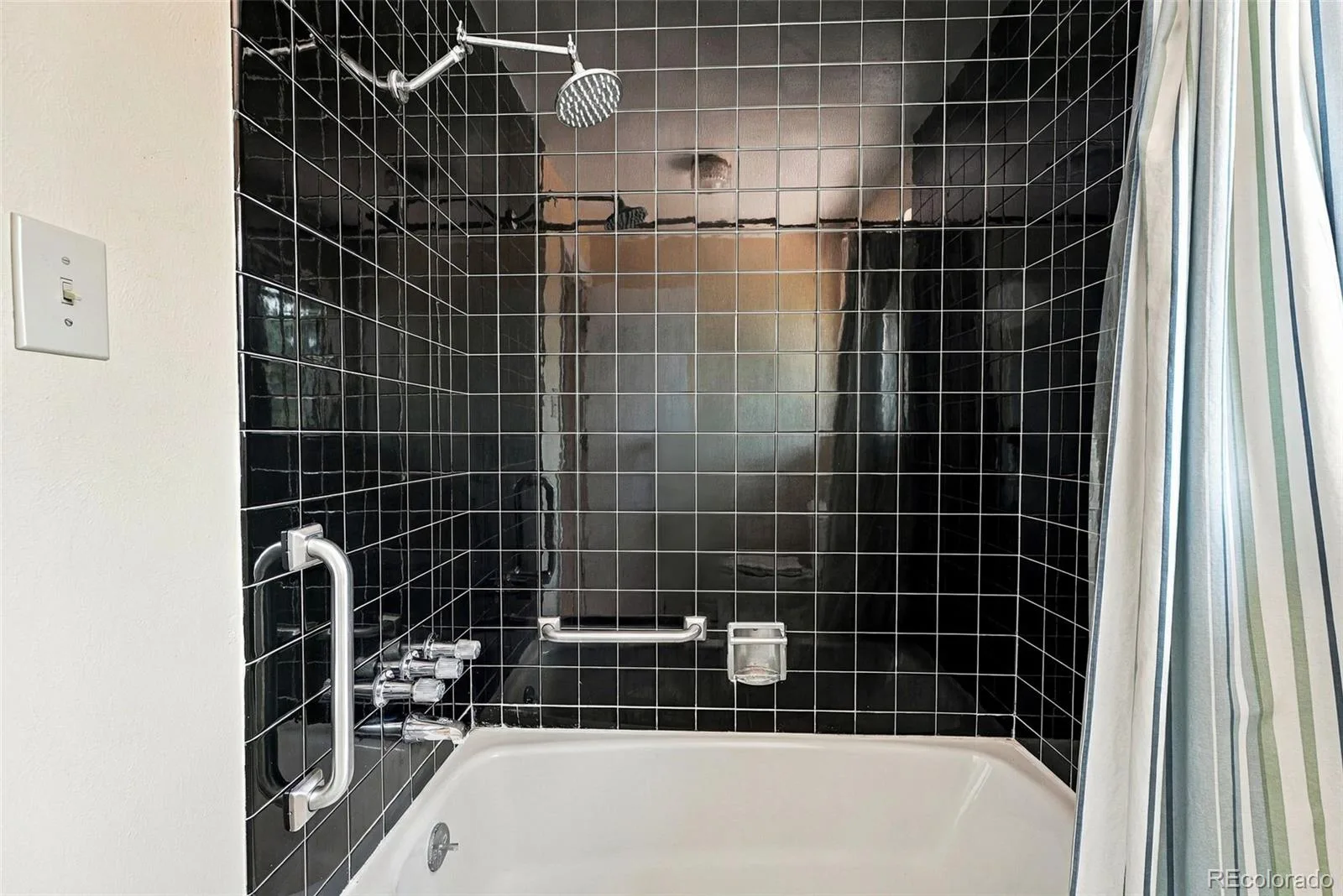 3700 S Roslyn Way Denver CO 80237 | MLS #REC7146214 09222026190158 1600 28