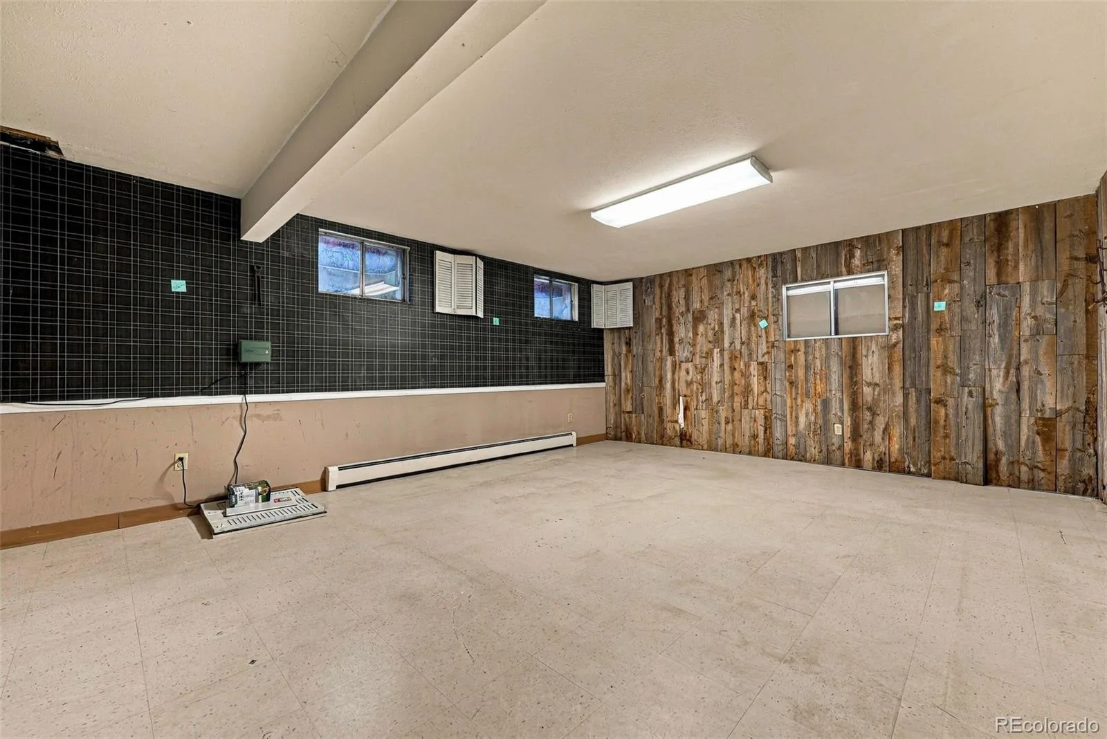 3700 S Roslyn Way Denver CO 80237 | MLS #REC7146214 09222026190158 1600 37