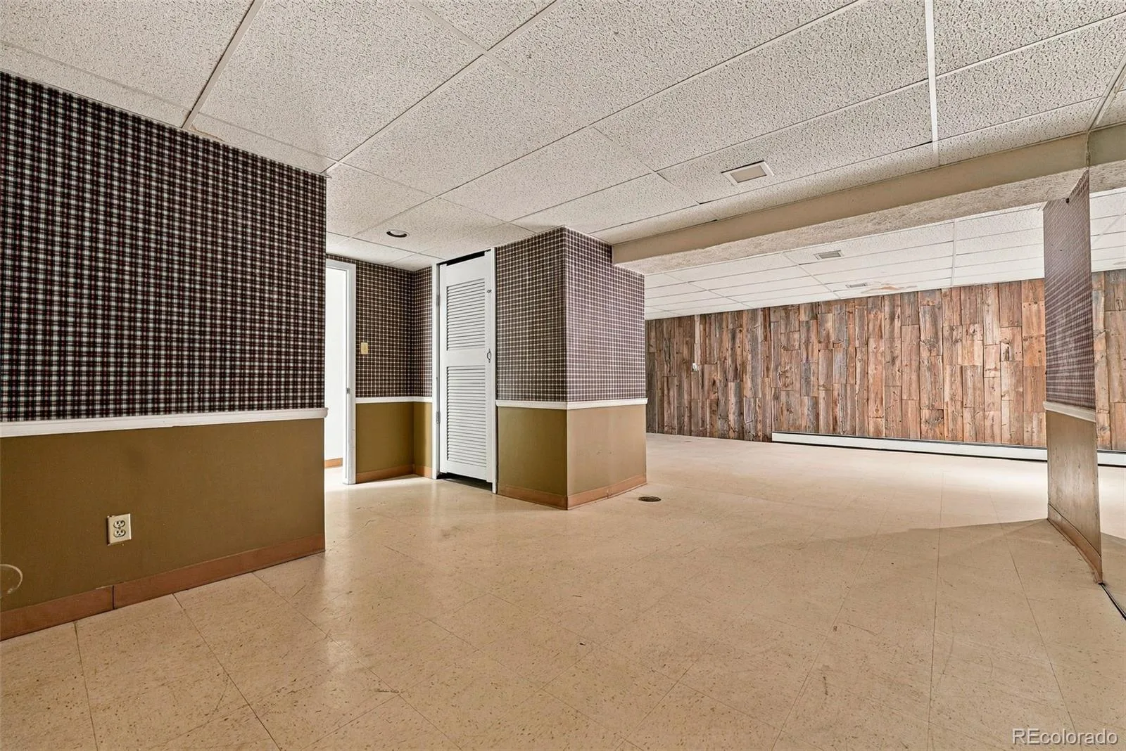3700 S Roslyn Way Denver CO 80237 | MLS #REC7146214 09222026190158 1600 40