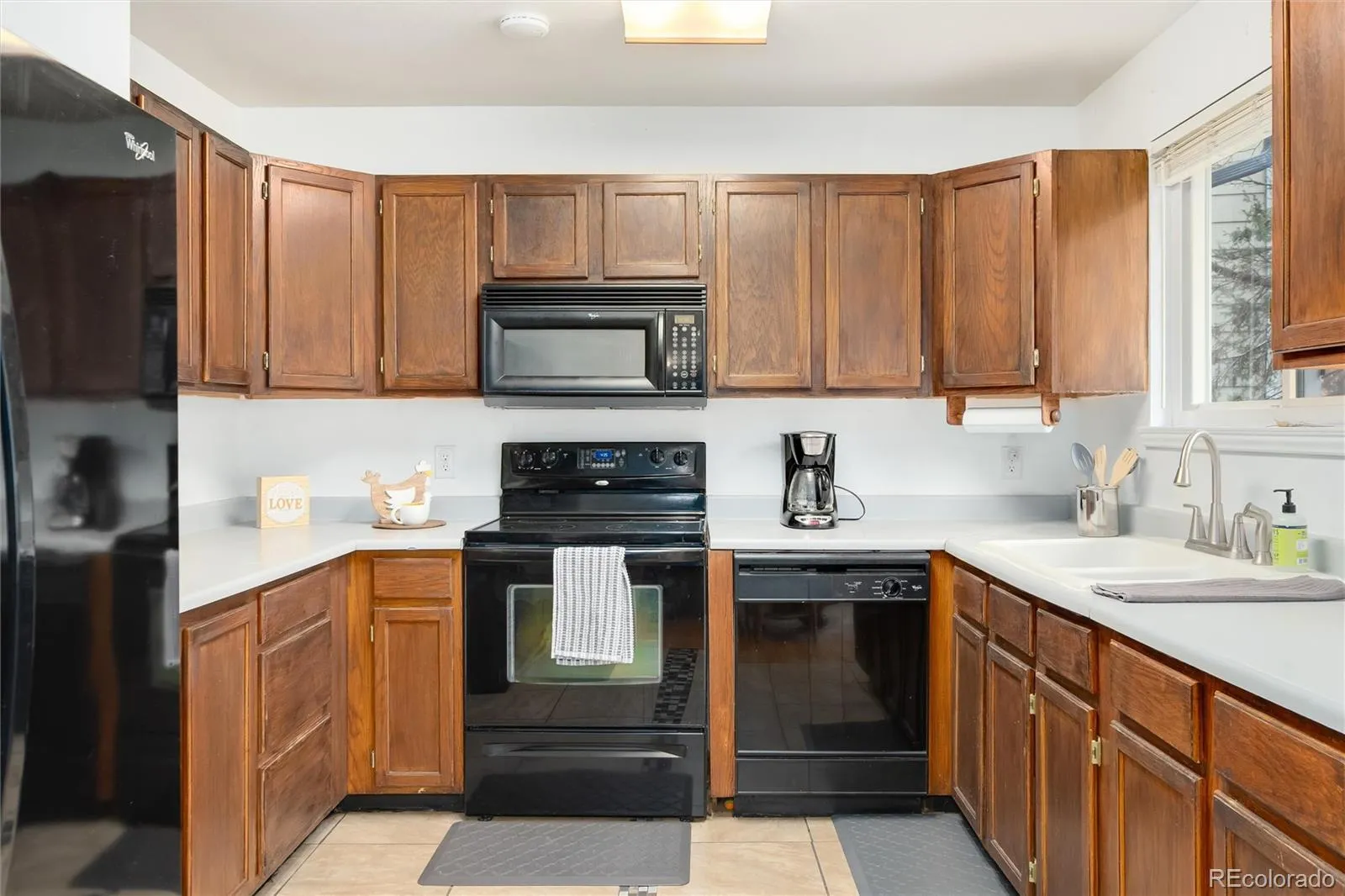 4177 S Lewiston Circle Aurora CO 80013 MLS #REC7146336 05212026184811 1600 18