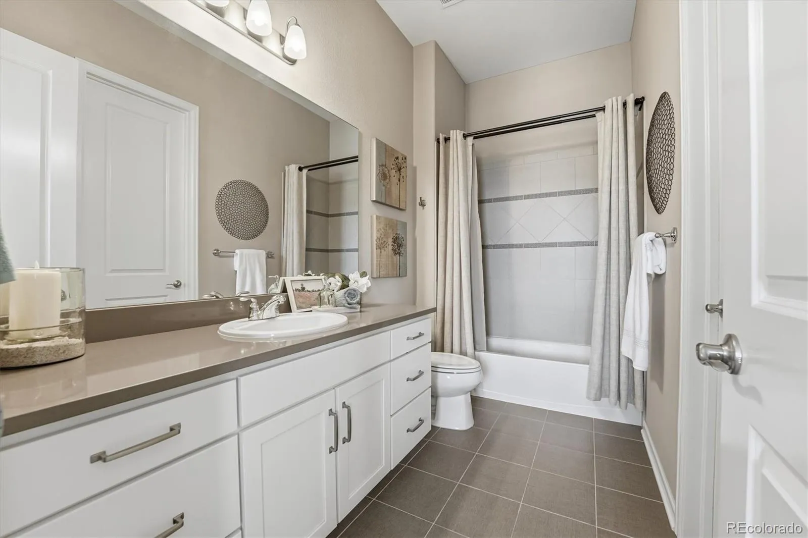 22917 E Bailey Circle Aurora CO 80016 MLS #REC7147627 05162026041251 1600 21