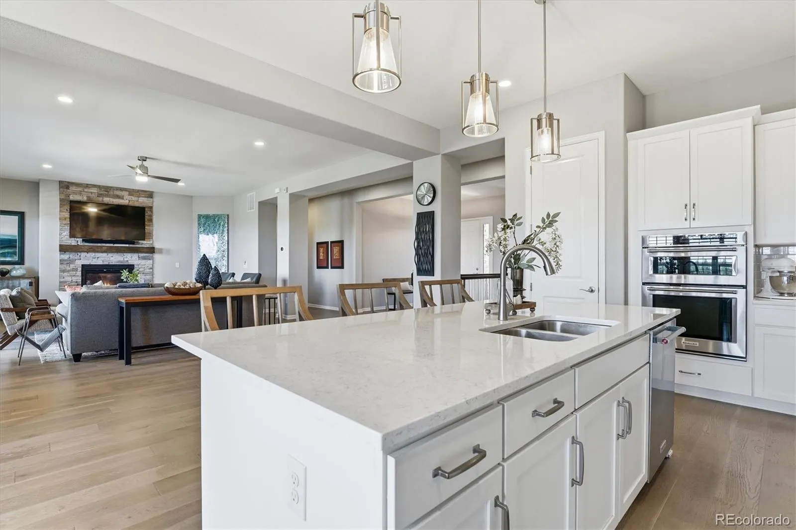 22917 E Bailey Circle Aurora CO 80016 MLS #REC7147627 05162026041251 1600 9