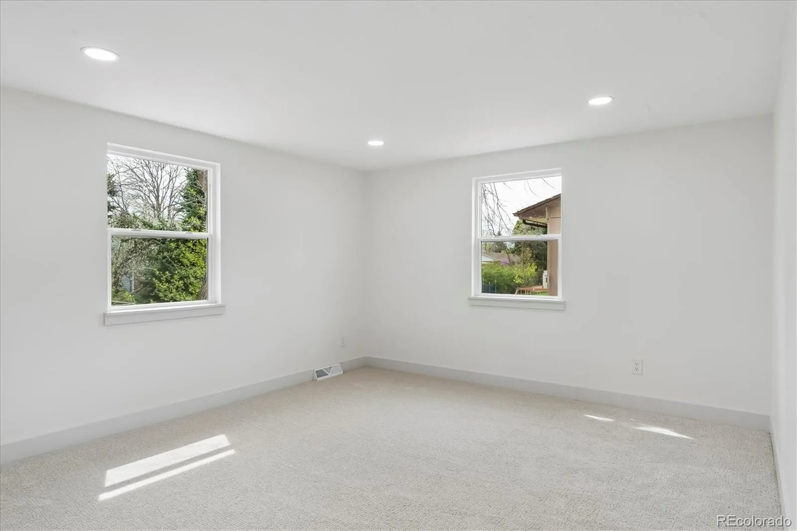 04032026224740 1600 22