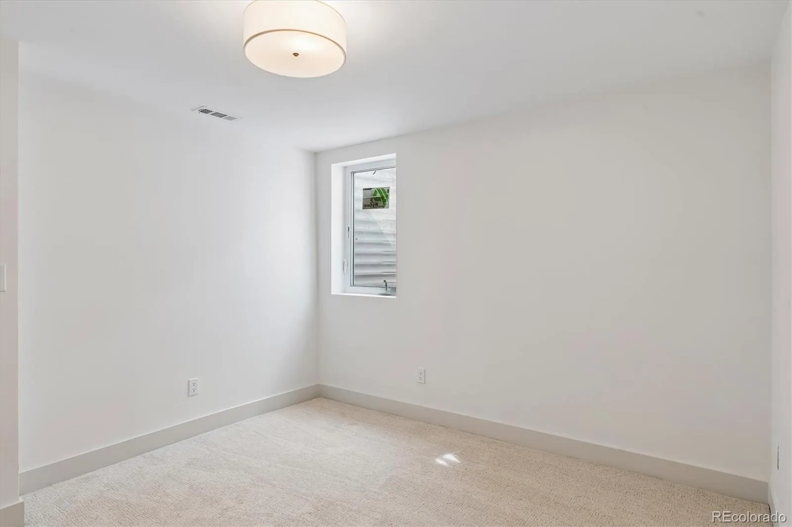 04032026224740 1600 33