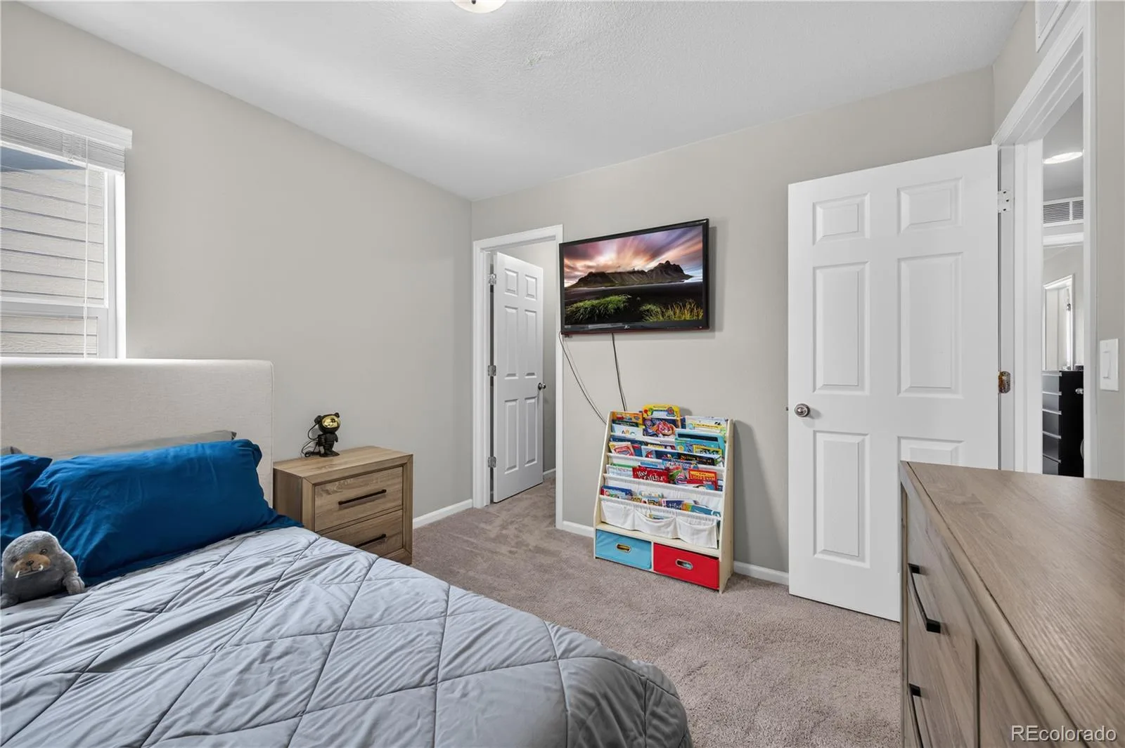 15803 E Warner Drive Denver CO 80239 | MLS #REC7157504 08212026160728 1600 19