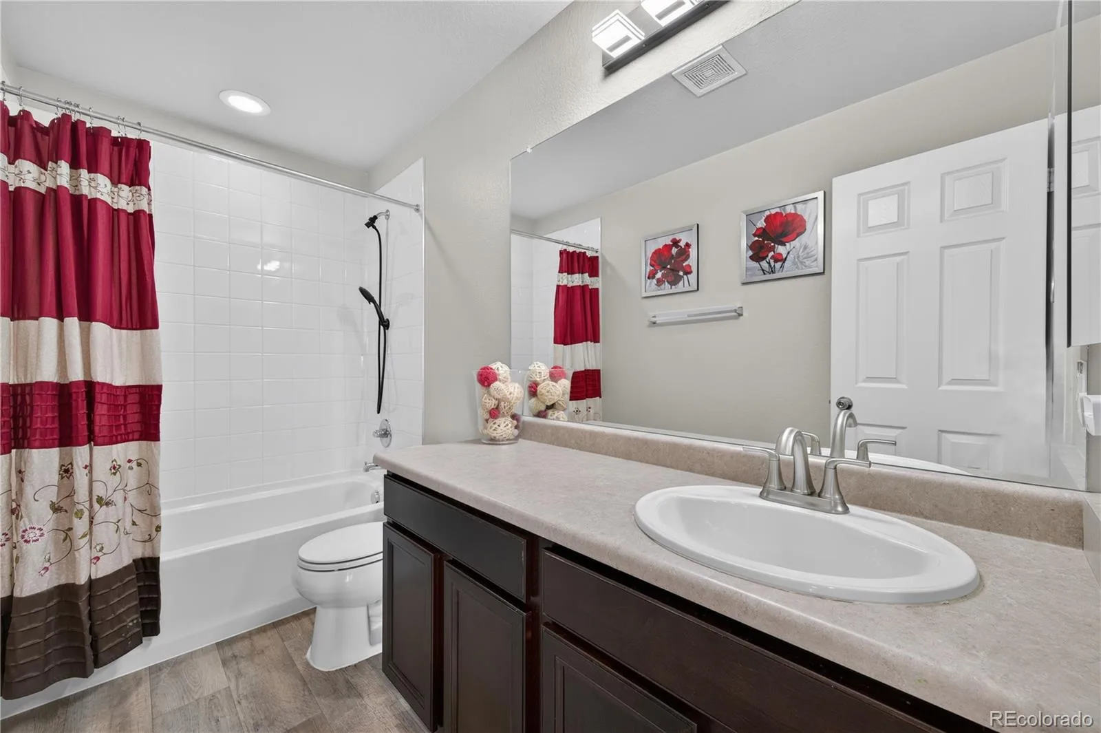 15803 E Warner Drive Denver CO 80239 | MLS #REC7157504 08212026160728 1600 21