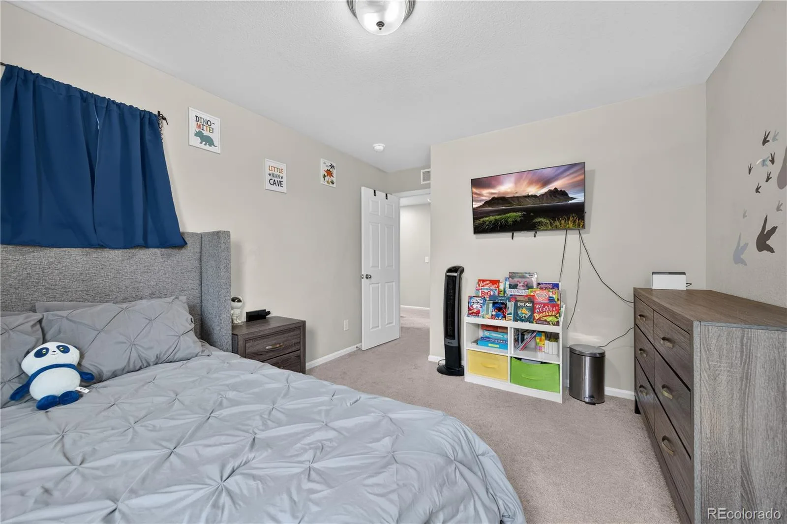 15803 E Warner Drive Denver CO 80239 | MLS #REC7157504 08212026160728 1600 23