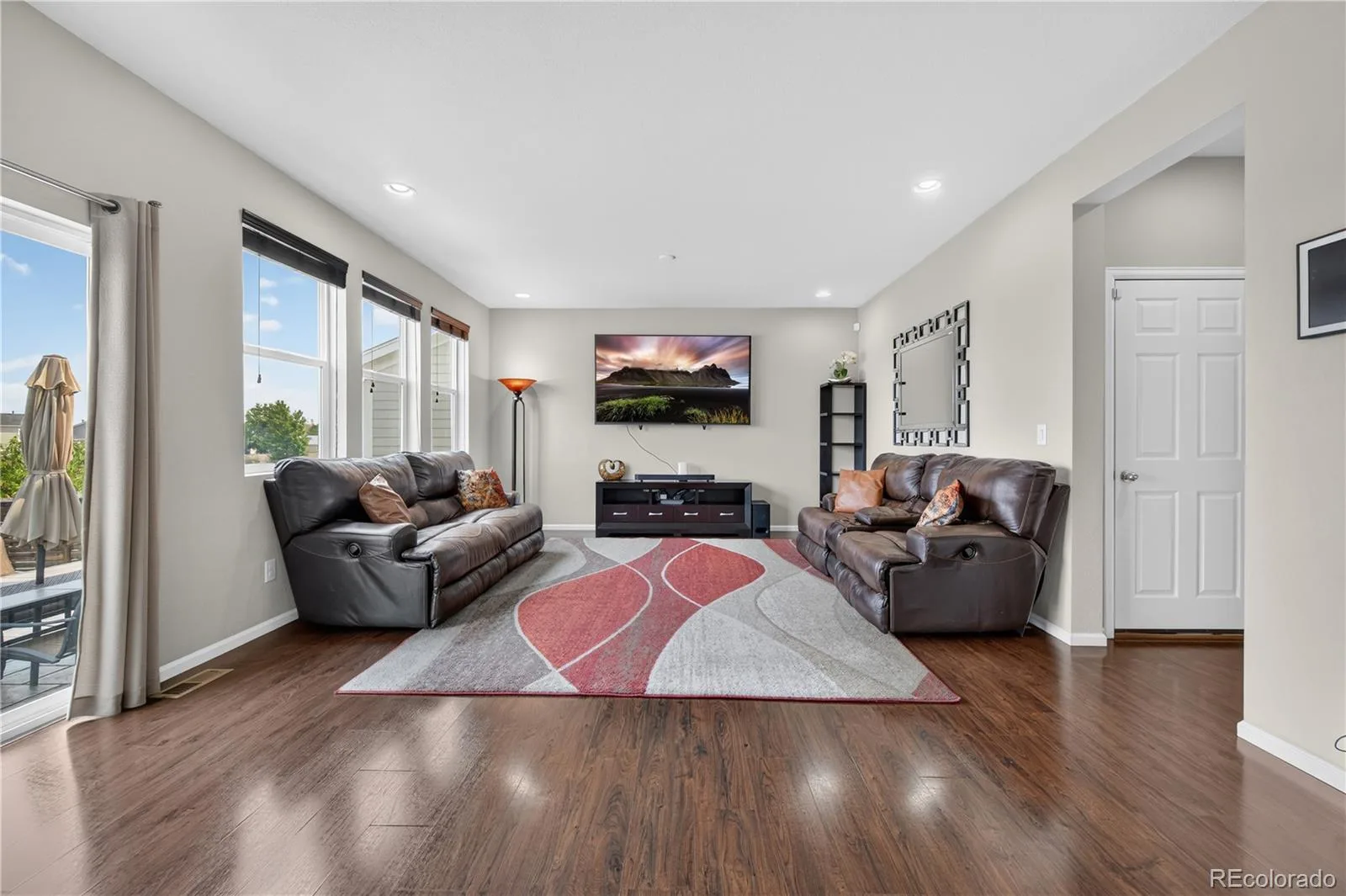 15803 E Warner Drive Denver CO 80239 | MLS #REC7157504 08212026160728 1600 4