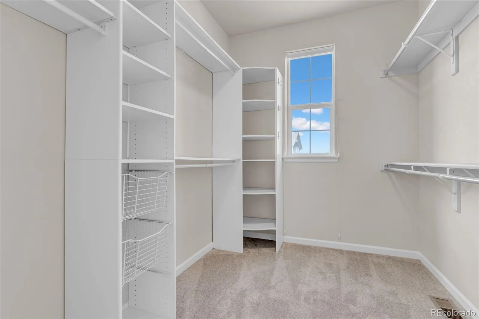 25748 E Calhoun Place Aurora CO 80016 MLS #REC7158545 05092026020641 1600 14
