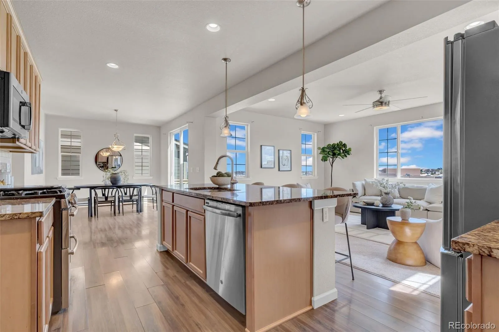 25748 E Calhoun Place Aurora CO 80016 MLS #REC7158545 05092026020641 1600 6